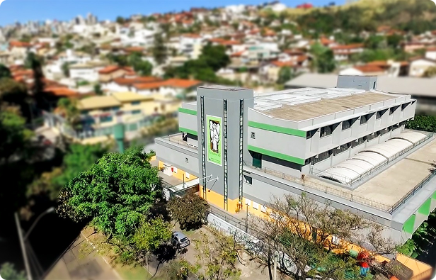 Vista aérea do prédio da ESTA no bairro São Bento, Belo Horizonte